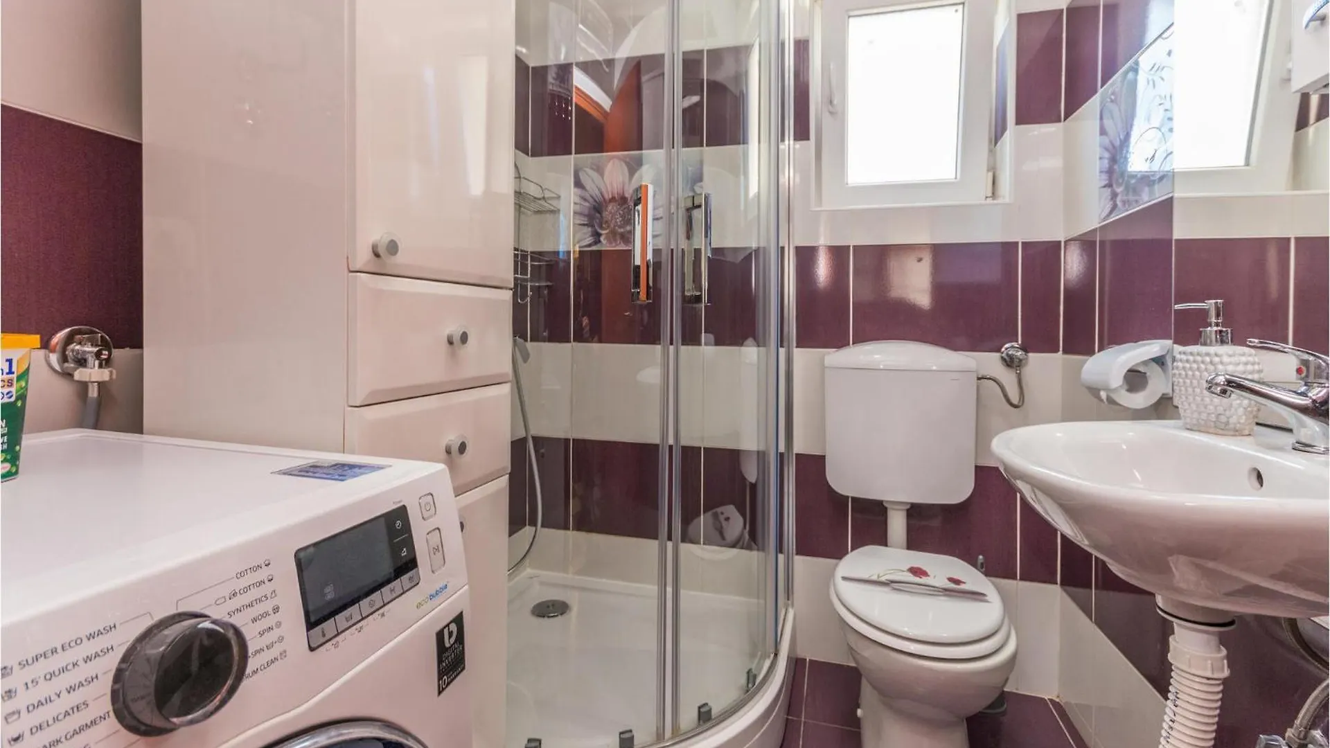 4 Bedroom Awesome Home In Pristeg