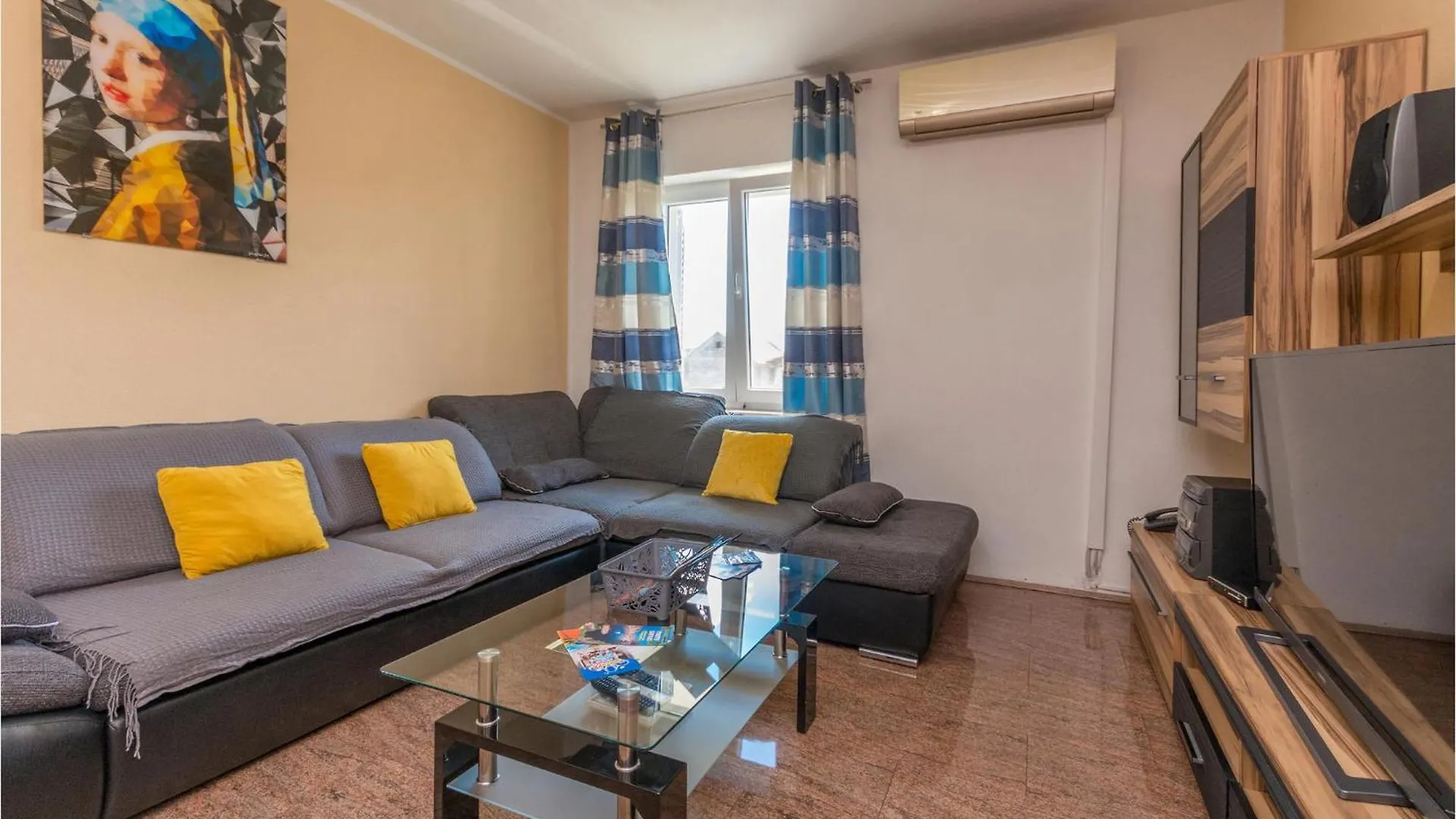 4 Bedroom Awesome Home In Pristeg