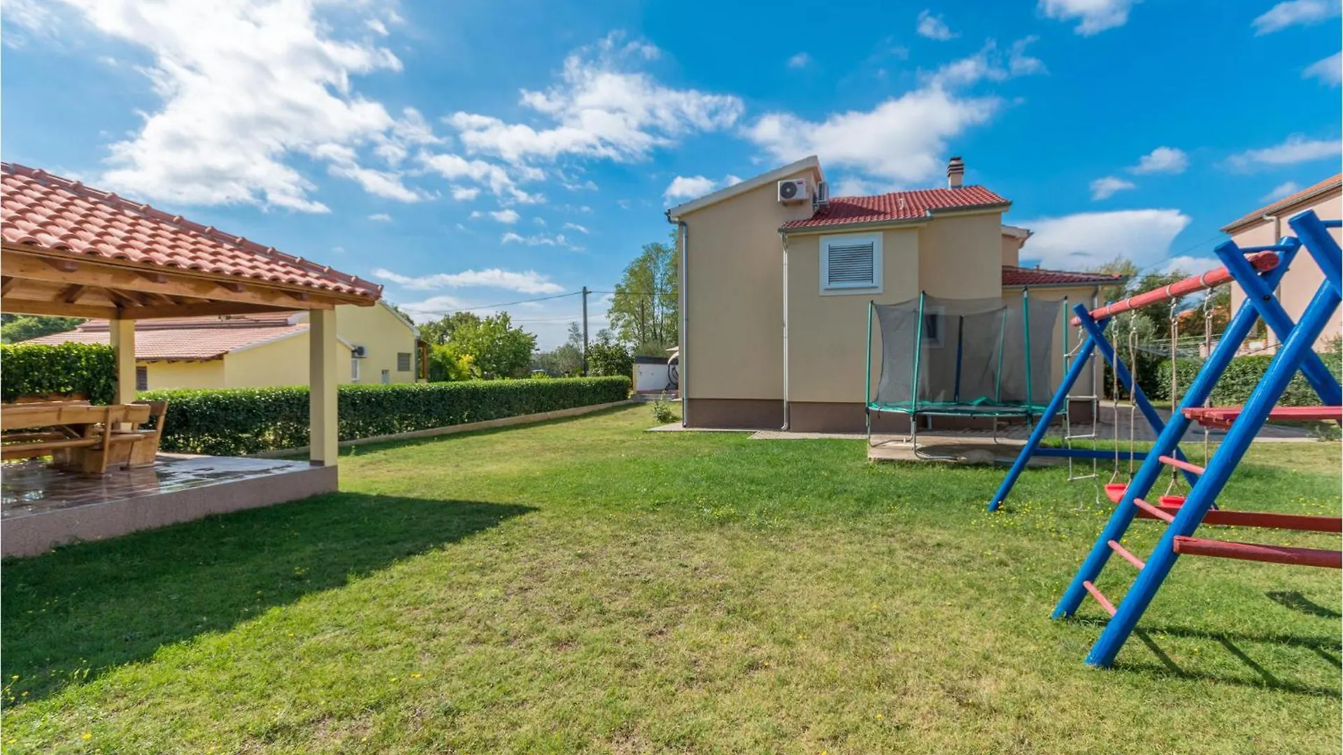 4 Bedroom Awesome Home In Pristeg Holiday home