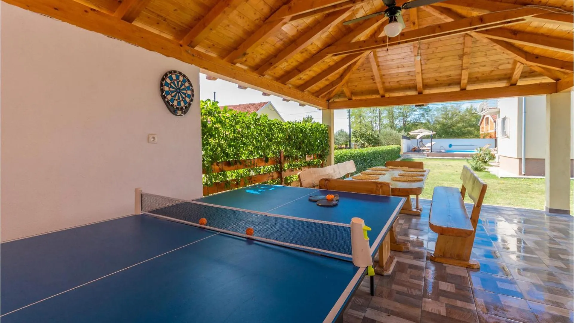 Holiday home 4 Bedroom Awesome Home In Pristeg