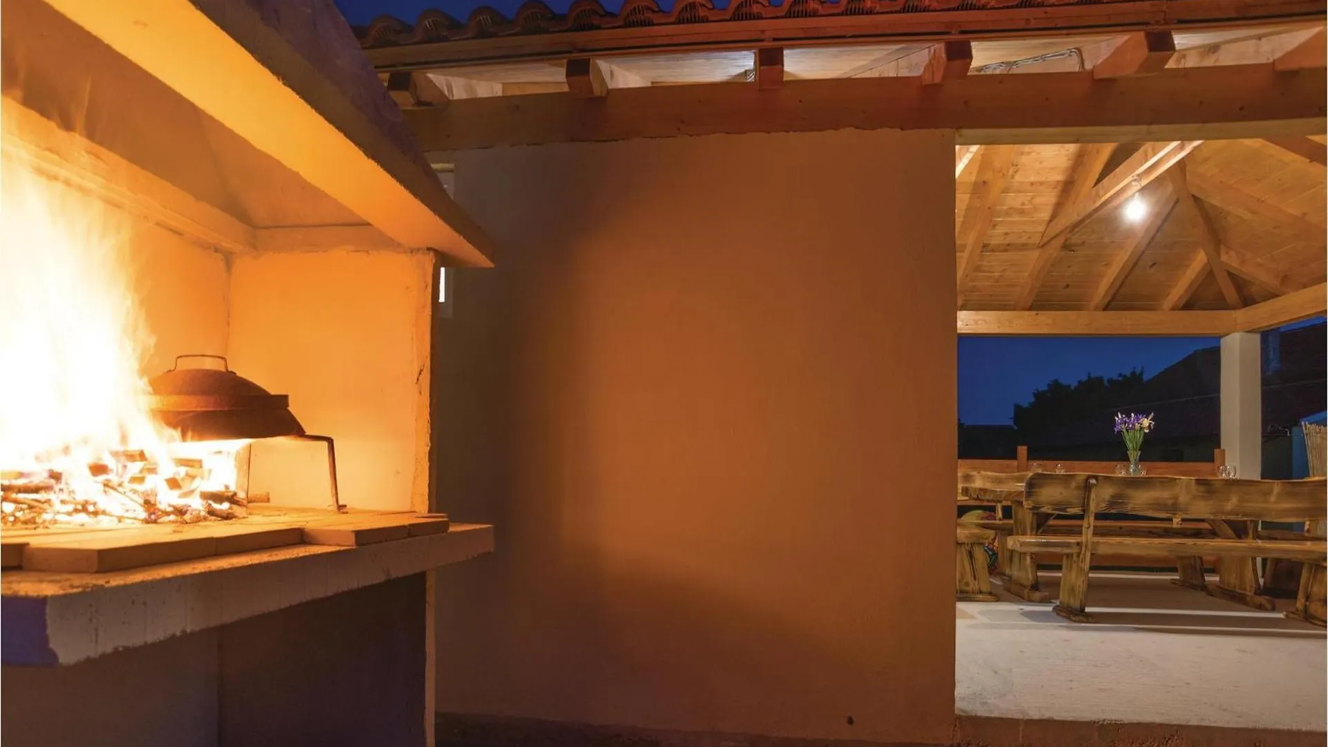 4 Bedroom Awesome Home In Pristeg Croatia